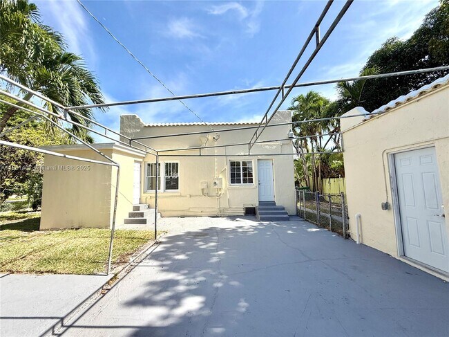 Building Photo - 651 NW 47th Terrace