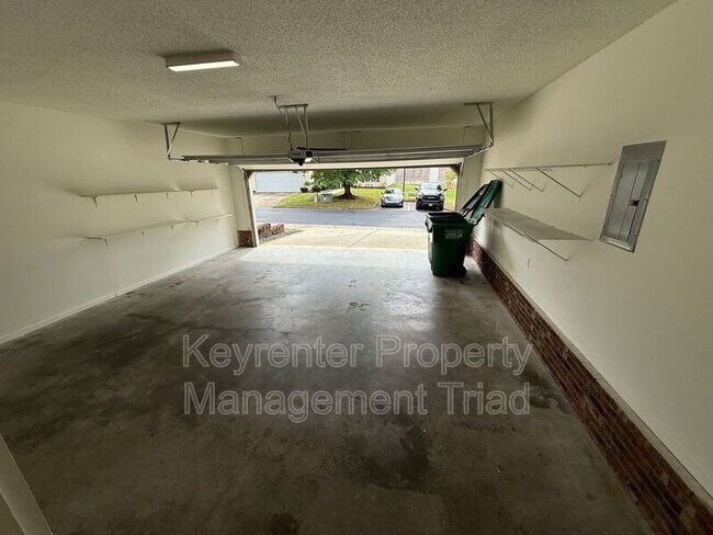 Building Photo - 3957 Cobblestone Bend Dr
