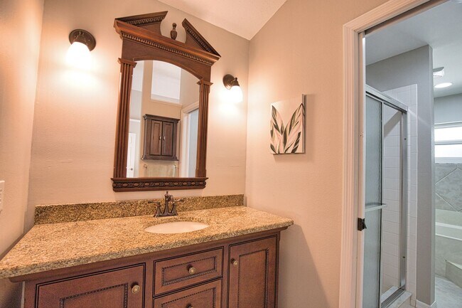 Building Photo - Seasonal Short-Term 2 Bed 2 Bath Heated Pool Villa with a Den in Harrington Lakes at Planation Go...