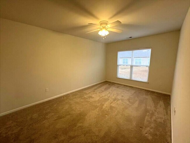 Building Photo - 945 British Ln