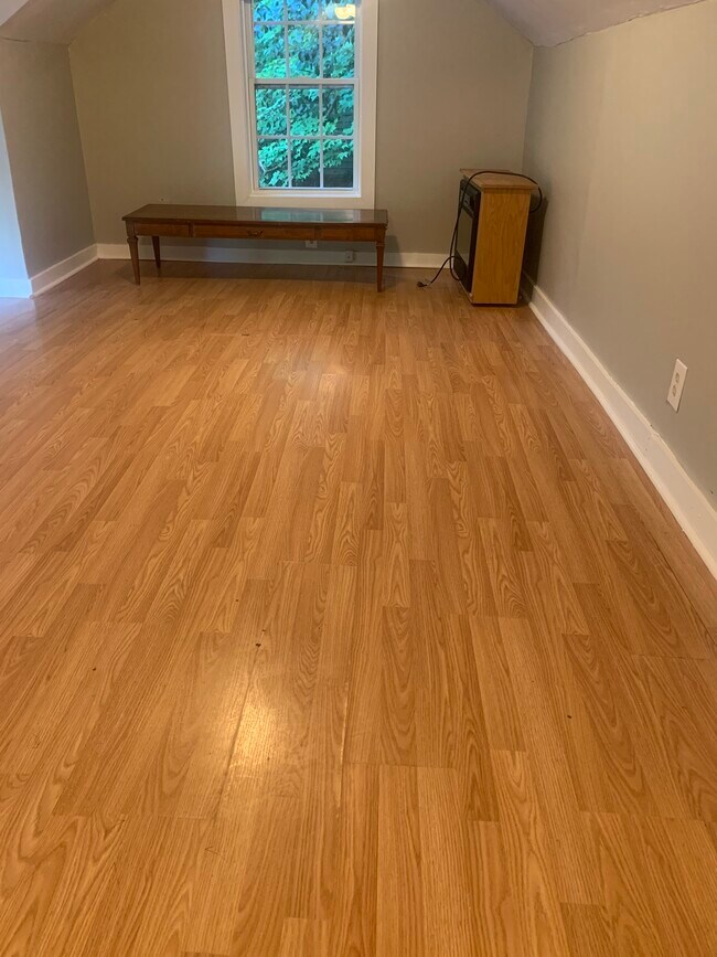 Upstairs Bedroom - 217 Old Turnpike Rd