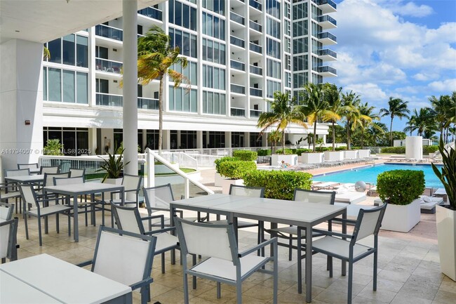 Building Photo - 10275 Collins Ave