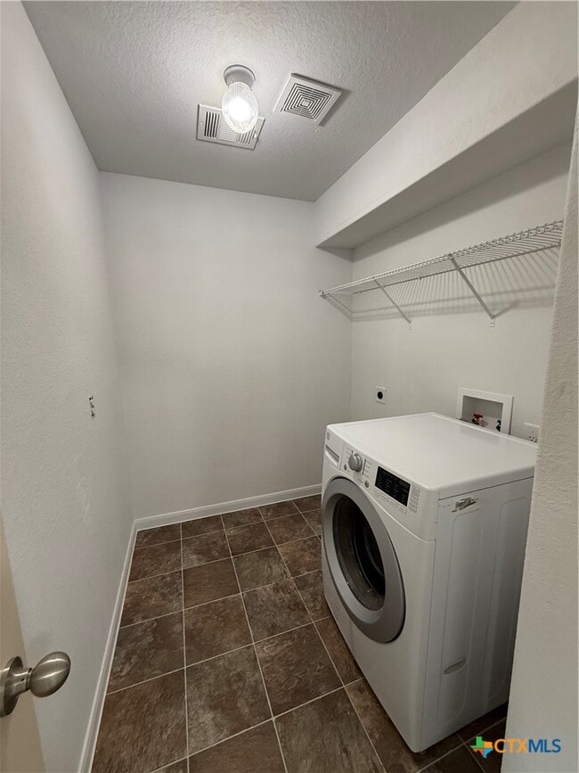 Building Photo - 426 Wind Gust