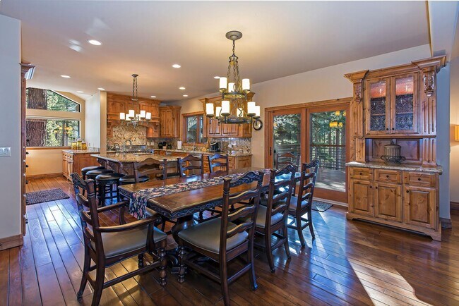 Building Photo - 635 Lariat Cir