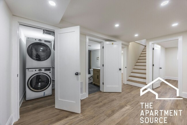 Building Photo - 4638 N Hamilton Ave