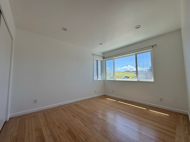 Building Photo - 14 Ocean Grove Ave