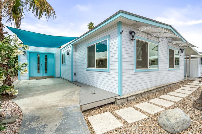 Building Photo - 117 Aliso Dr