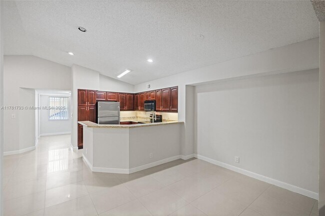 Building Photo - 7640 Westwood Dr