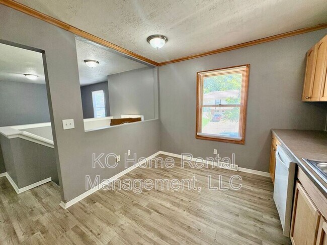 Building Photo - 3904 Springfield St