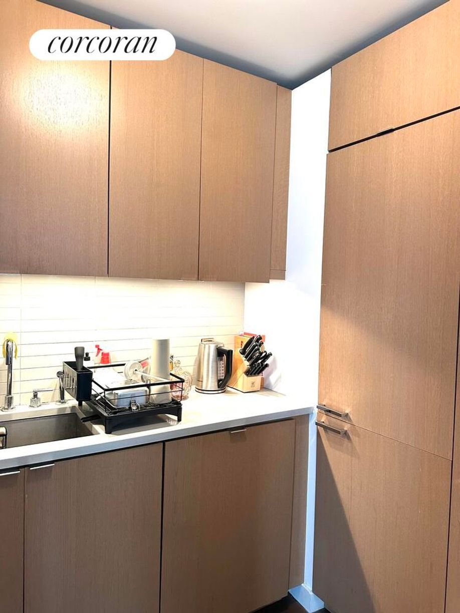 Building Photo - 225 Rector Pl