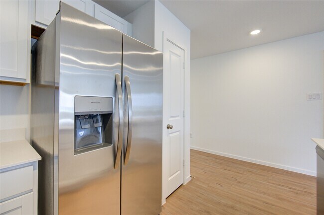 Building Photo - 9910 Oakheath Blf Dr