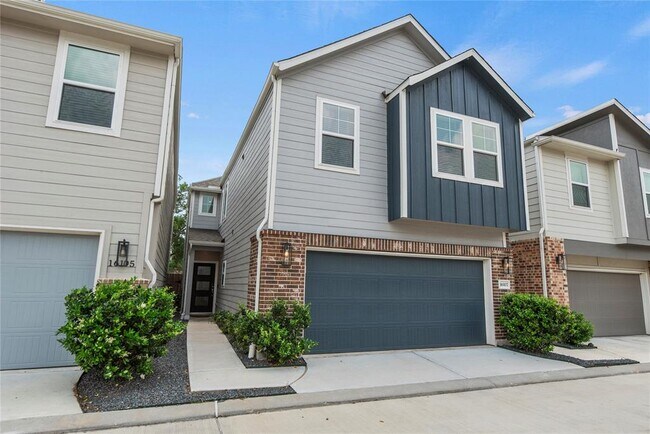 Building Photo - 16107 Hilltop Oak Dr