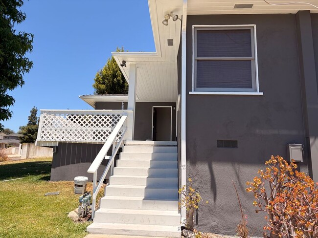 Building Photo - 2404 Wetherhead Dr