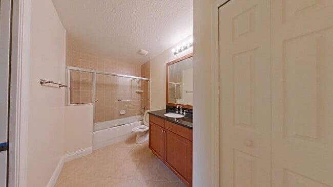 Building Photo - Unique Luxury 3/2 Condo in Reunion