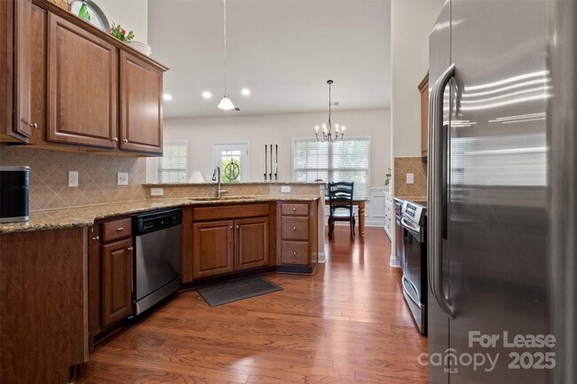 Building Photo - 7266 Kenyon Dr