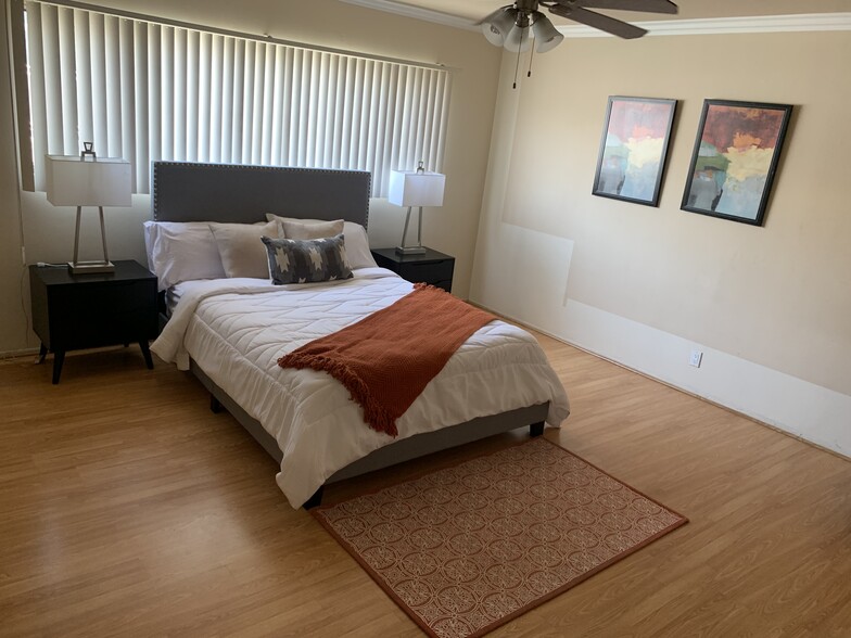 Building Photo - 1221 S Sherbourne Dr