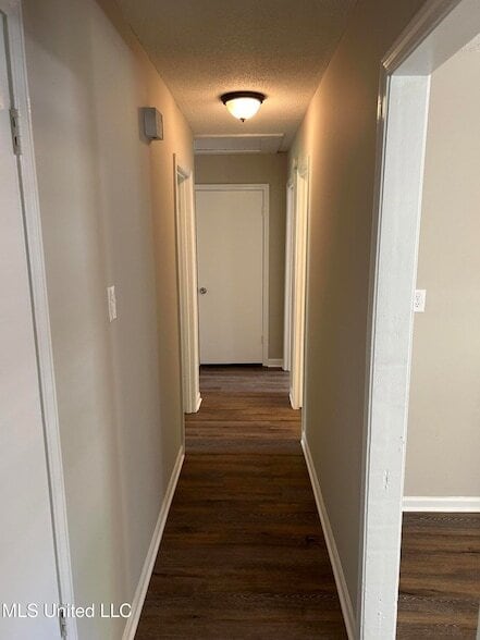 Building Photo - 2955 Normandy Dr