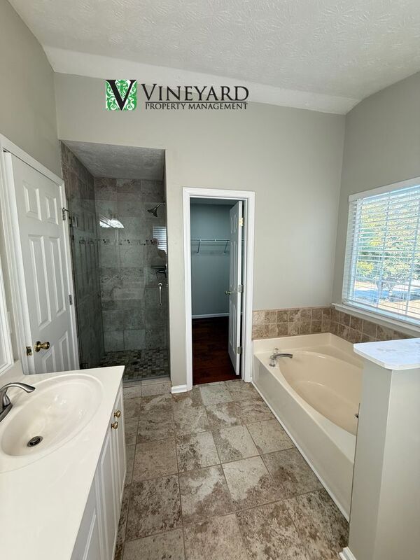 Building Photo - 9970 Lauren Hall Ct