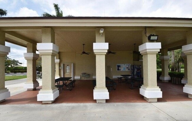 Building Photo - 9785 Ridge Creek Rd