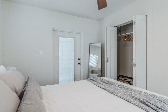 Building Photo - 2710 Amherst Ave