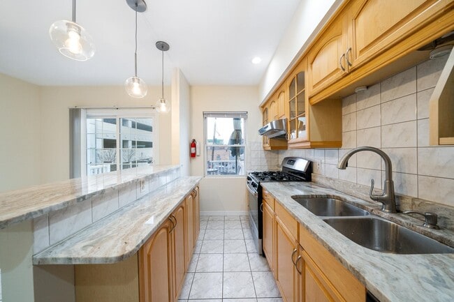 Building Photo - 6128 Madison St