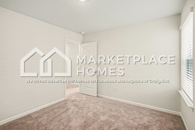 Building Photo - 2047 Lala Loop