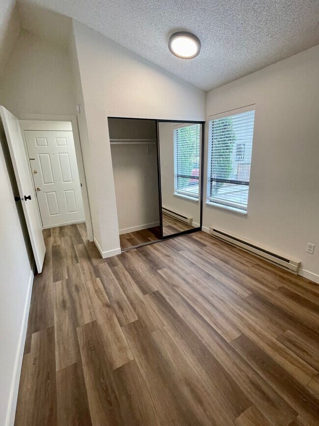 Building Photo - Fully updated/renovated unit NO GARAGE 1 B...