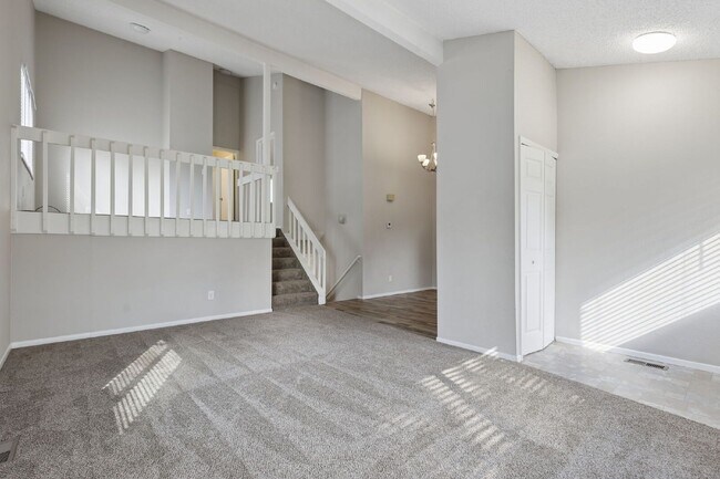 Building Photo - 2390 Middleton Ct