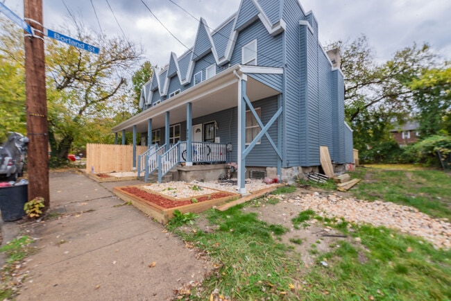 Building Photo - 426 Borland St