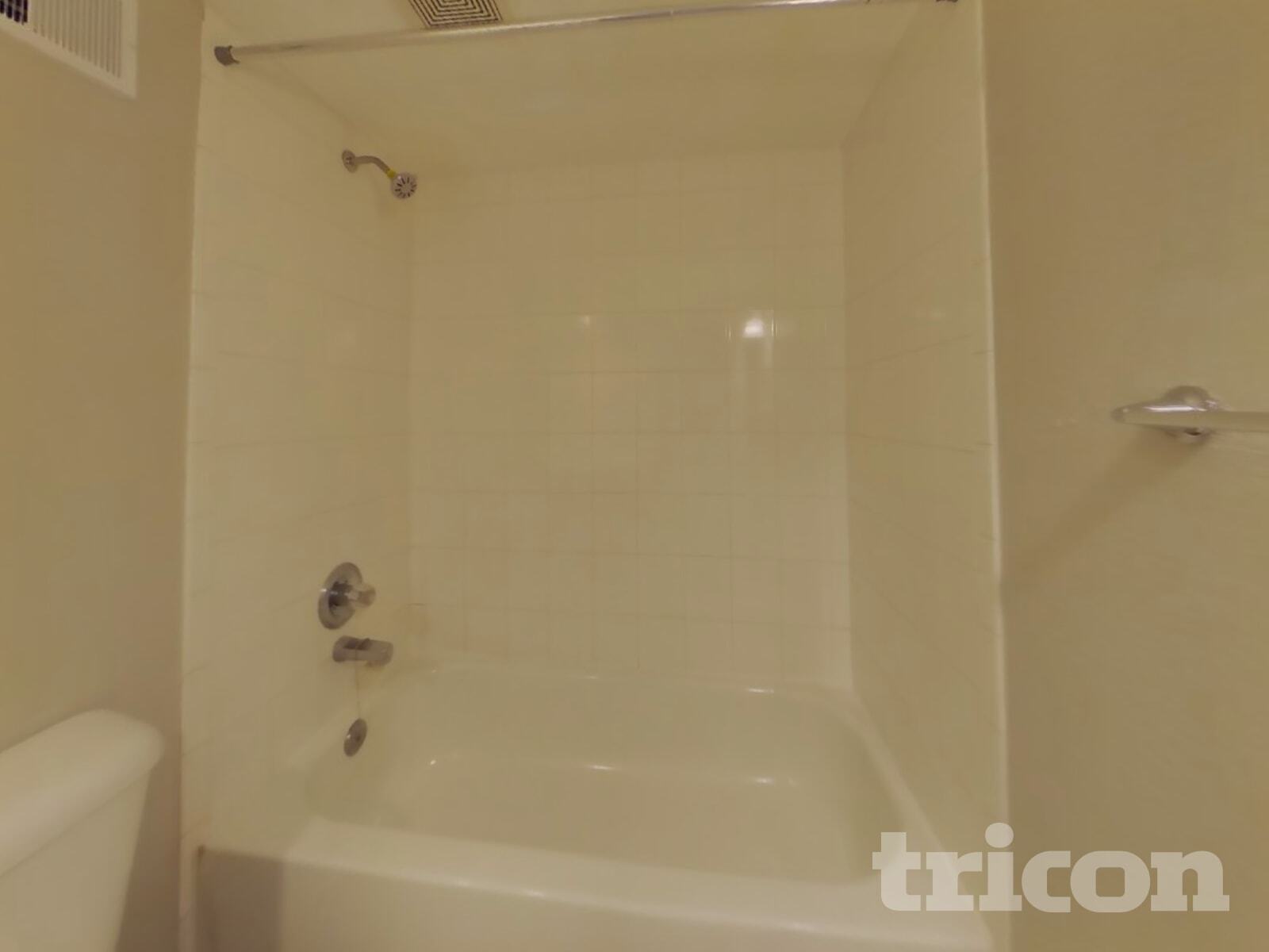 Building Photo - 500 N 28th Ave