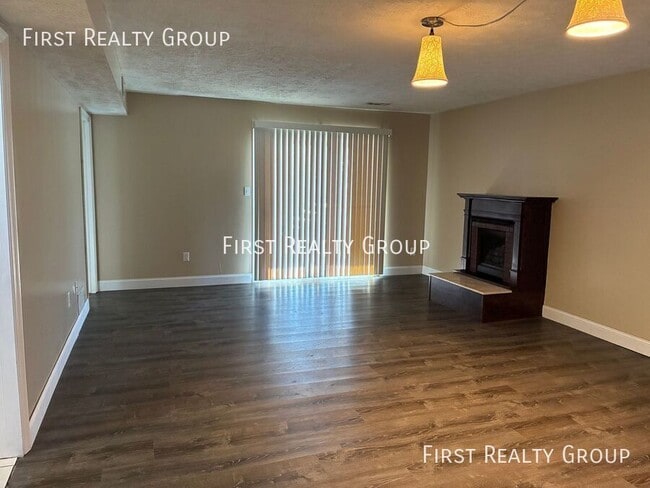 Building Photo - 37 W Lytle-Five Points Rd