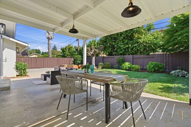 Building Photo - Beautifully Updated 3BR Campbell Home with Spacious Backyard