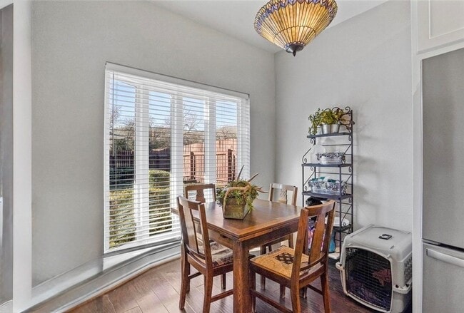 Building Photo - 4301 Bellaire Dr S