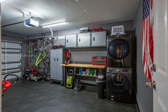 Building Photo - 1190 SW 108th Way