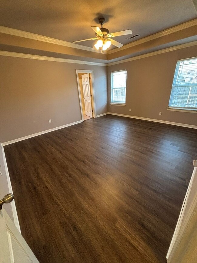 Building Photo - NEW APPLIANCES! Gorgeous Single Family Home Off Of Mount Comfort Road!