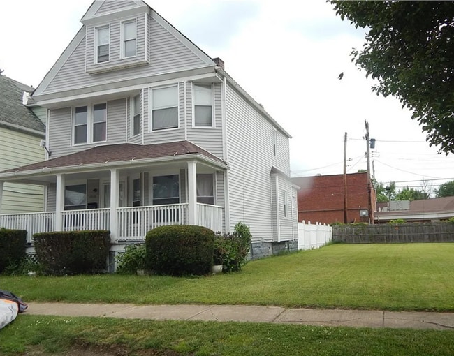 Building Photo - 10805 Hull Ave