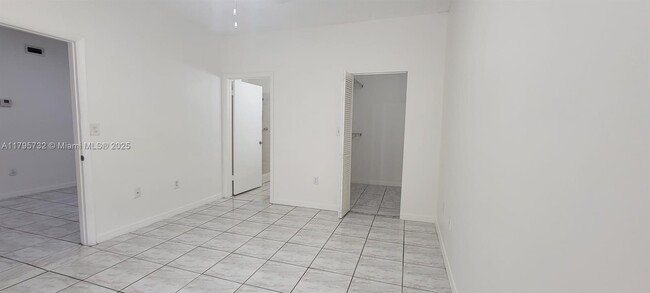 Building Photo - 2121 NW 96th Terrace