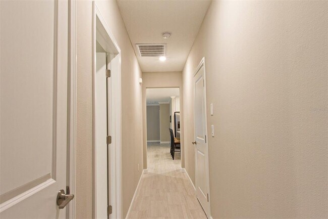 Building Photo - 16657 Shell Bay Dr