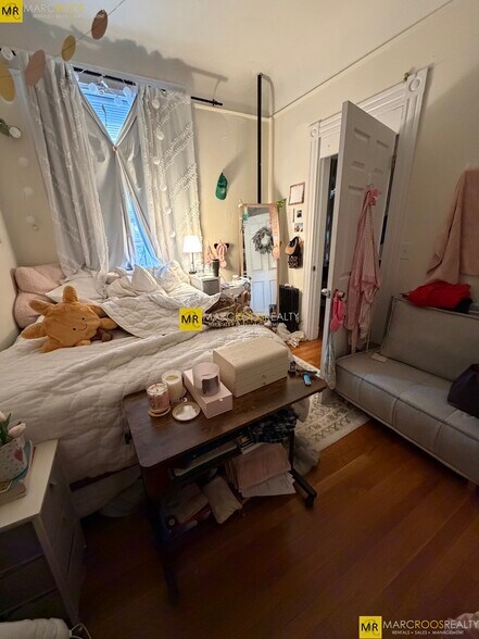 Building Photo - 479 Beacon St