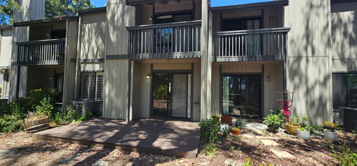 Building Photo - 1597 Ashwood Dr