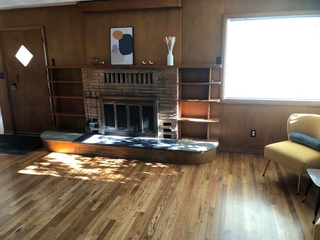Building Photo - Mid-Century Modern In Garden Home