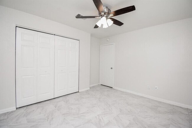 Building Photo - 20534 Cocoplum Dr