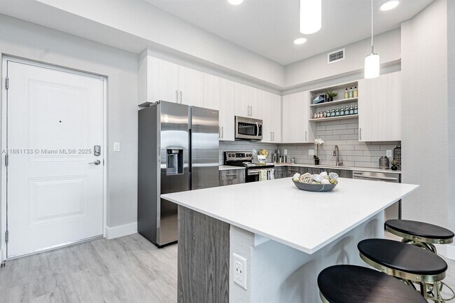 Primary Photo - 9155 NW 57th St