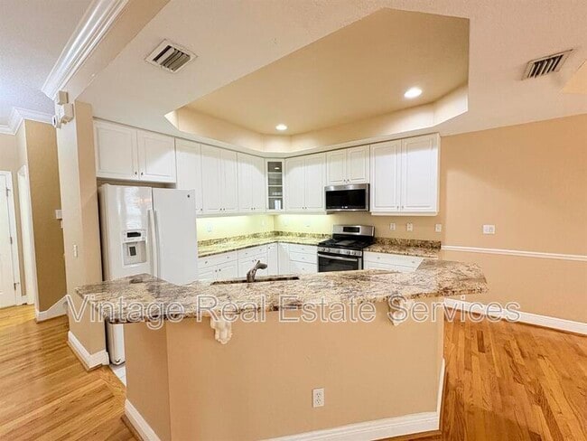 Building Photo - 2856 Bayshore Trails Dr
