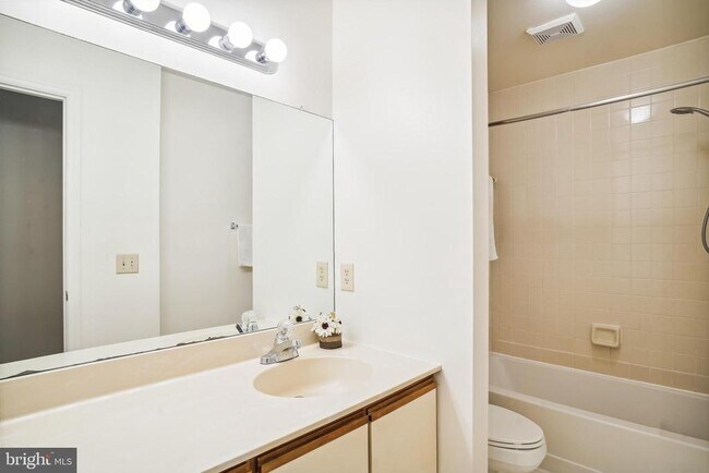 Building Photo - 5821 Inman Park Cir