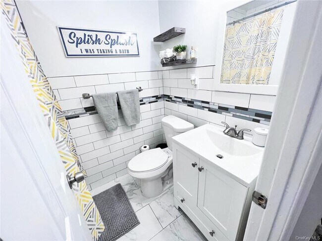 Building Photo - 451 Castle Hill Ave