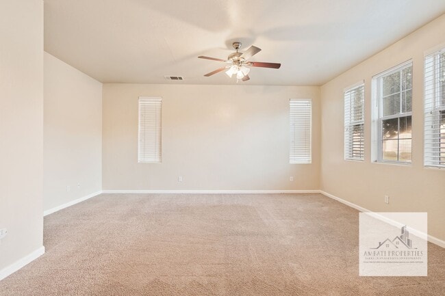 Building Photo - Spacious Two Story Home in Prime Northwest Fresno Location!