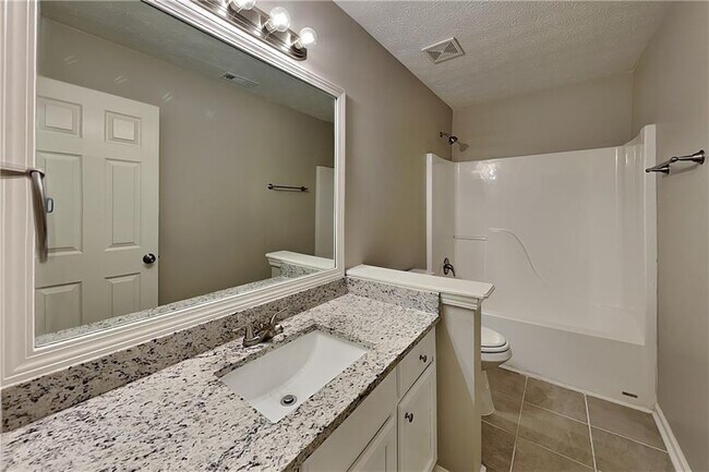 Building Photo - 263 Buckingham Dr