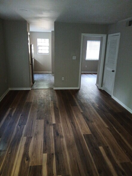 Building Photo - 203 Clarendon St