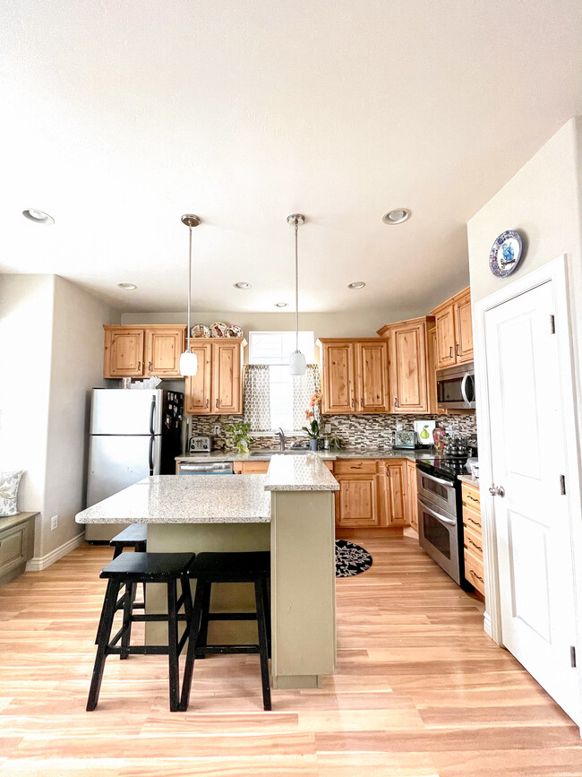 Building Photo - 4536 Milford Dr